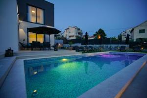Bazén v ubytovaní Villa Terrazza alebo v jeho blízkosti