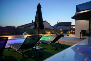 Bazén v ubytovaní Villa Terrazza alebo v jeho blízkosti