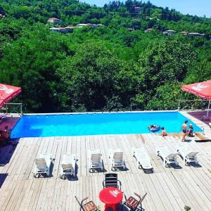 Bazén v ubytování Guest House Marani nebo v jeho okolí