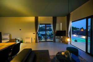 Bazén v ubytovaní Villa Terrazza alebo v jeho blízkosti