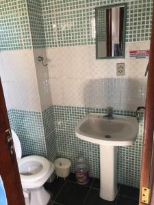 Koupelna v ubytování CASA DE PRAIA DO PERÓ + 22 fotografií