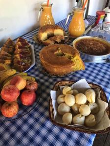 Frühstücksoptionen für Gäste der Unterkunft Pousada Som das Águas Bueno Brandão