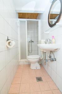 Gallery image of Hostel Flora in Mali Lošinj +17 photos