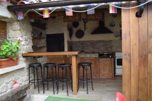 A kitchen or kitchenette at Casa Rural Javier