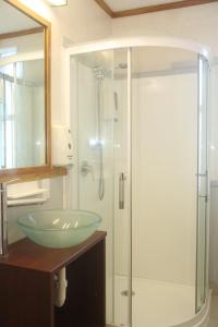 Ett badrum på The Grand Hotel Wanganui