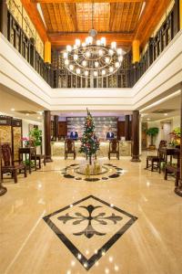 Lobbyen eller receptionen på Yurong West Lake Cottage Resort Hotel Hangzhou