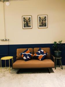 Posezení v ubytování Yam Yen Hostel