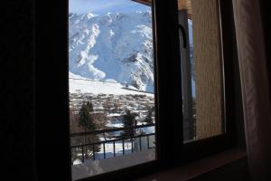 Afbeelding uit fotogalerij van Ketino's Home in Kazbegi
