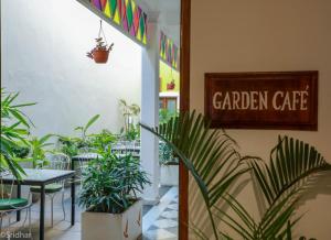 Certifikát, hodnocení, plakát nebo jiný dokument vystavený v ubytování Petit Palais