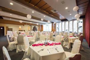 Reštaurácia alebo iné gastronomické zariadenie v ubytovaní Hotel Therma Dunajská Streda + 37 fotografií