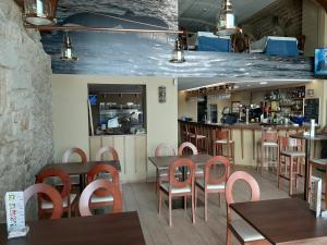 Reštaurácia alebo iné gastronomické zariadenie v ubytovaní Hotel Boutique O Náutico Laxe