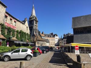 Foto da galeria de Duplex LE GLENCOE em Honfleur