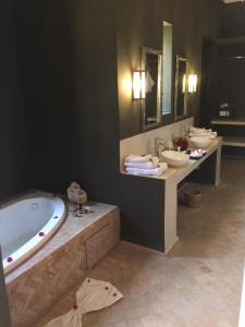 Ένα μπάνιο στο The Capaldi Hotel, Restaurant & Spa