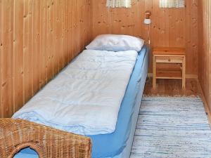 Three-Bedroom Holiday home in Utvik 1 객실 침대