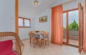 Fotografie z fotogalerie ubytování Apartment Kristijan with Balcony v destinaci Funtana