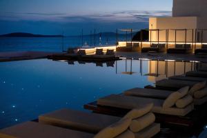 Piscina di Manoula's Beach Mykonos Resort o nelle vicinanze