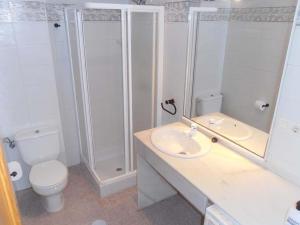 Kylpyhuone majoituspaikassa Apartroquetas