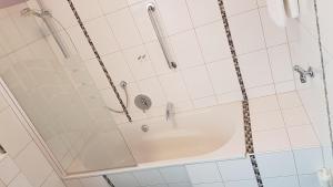 Ένα μπάνιο στο White House (1f) Boppard City +26 φωτογραφίες