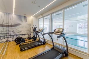 Posilňovňa alebo fitness centrum v ubytovaní Zefiro Chmielna