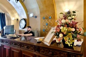 Oaspeți care stau la Safrano Palace