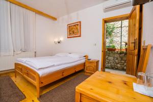 Gallery image of Toni's Guest House in Melnik