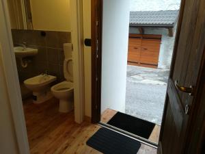 Koupelna v ubytování Cantina Alpina
