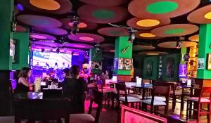 拉米皇宫酒店餐厅或其他用餐的地方