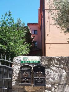 The building in which a panziókat is located