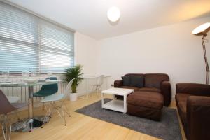 Camden Town Spacious 2 Bedroom Apartment - Sleeps 5 guests!
