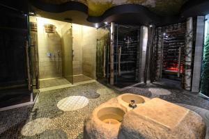 Kúpeľňa v ubytovaní Hotel Żubrówka Spa & Wellness