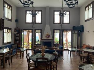 Gallery image of Iliovolo Guesthouse in Mileai