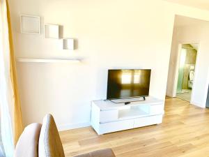 TV a/nebo společenská místnost v ubytování Bibinje Comfort & Style Apartment 2nd floor
