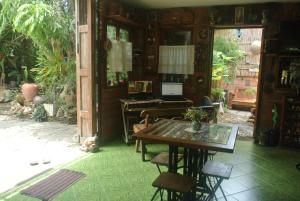 Gallery image of P.Y. Guest House in Kanchanaburi City