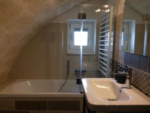 A bathroom at LAMIA MATERA 11