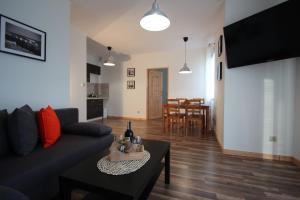Telewizja i/lub zestaw kina domowego w obiekcie ApartDębki