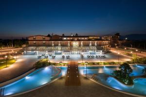 Bazén v ubytování L' Araba Fenice Hotel & Resort nebo v jeho okolí