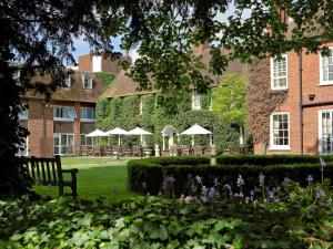 Zahrada ubytování Bush Hotel Farnham