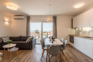 Kuchyňa alebo kuchynka v ubytovaní Luxury view apartments