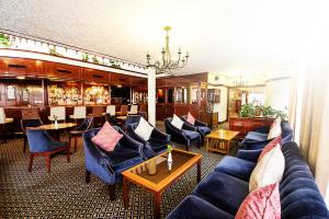 Posezení v ubytování Nairobi Safari Club by Swiss-Belhotel