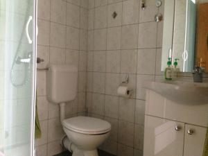 Et badeværelse på Apartments Renko + 26 billeder