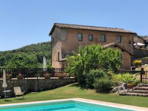 Bazén v ubytování Agriturismo Il Caggio nebo v jeho okolí