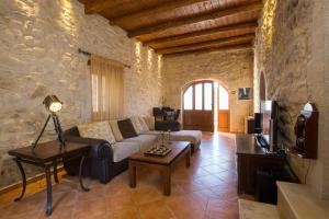 Afbeelding uit fotogalerij van Arcus Suites in Argyroupolis