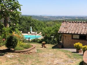 Bazén v ubytování Agriturismo Il Caggio nebo v jeho okolí