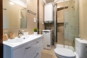 Kúpeľňa v ubytovaní BUTOROWY RESIDENCE Apartament "GÓRSKA ORCHIDEA"