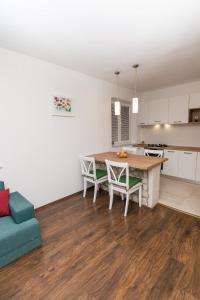 Kuchyňa alebo kuchynka v ubytovaní Apartment Bambi