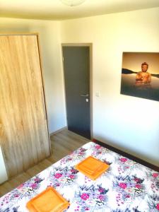 Postel nebo postele na pokoji v ubytování Beach apartment in Mandre