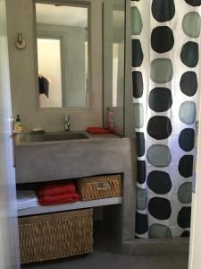 Koupelna v ubytování Katina's garden studio