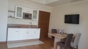 Kuchyň nebo kuchyňský kout v ubytování Villa Emilia