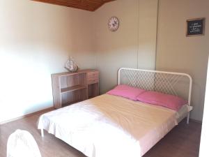 Postel nebo postele na pokoji v ubytování Apartments Sandra