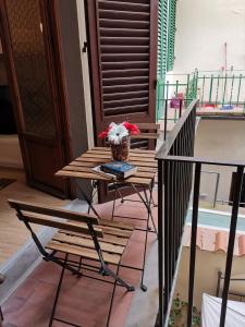 A balcony or terrace at Ghibellina 22 Apartment